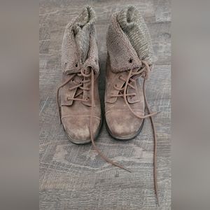 Women's size 7 boots